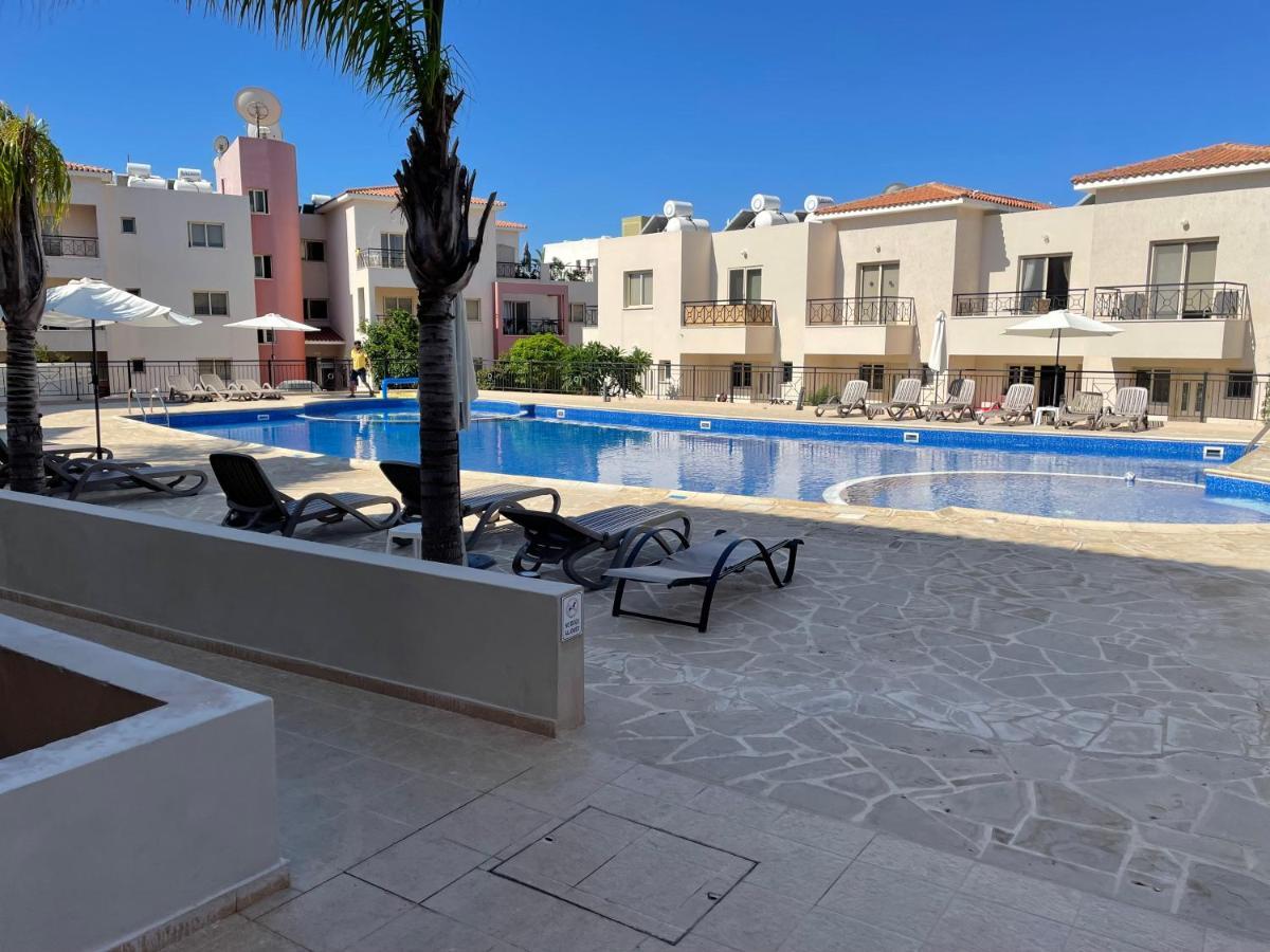 Kings Resort 1 Bedroom Apartment Пафос Екстериор снимка