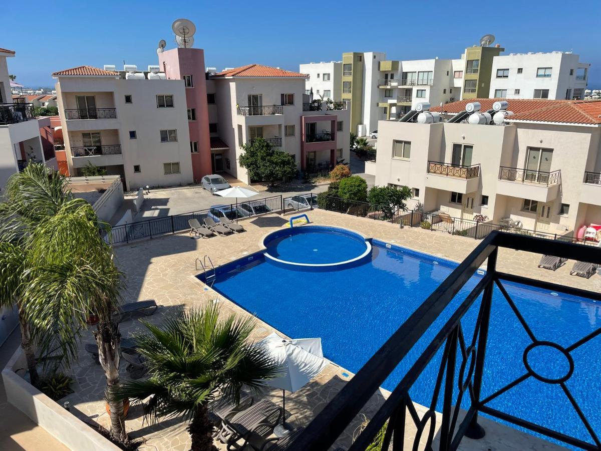 Kings Resort 1 Bedroom Apartment Пафос Екстериор снимка