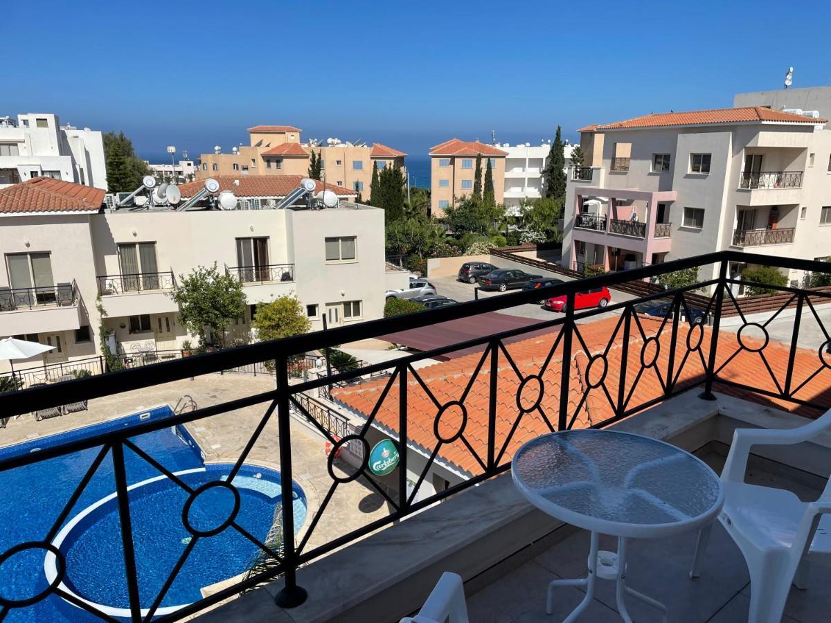 Kings Resort 1 Bedroom Apartment Пафос Екстериор снимка