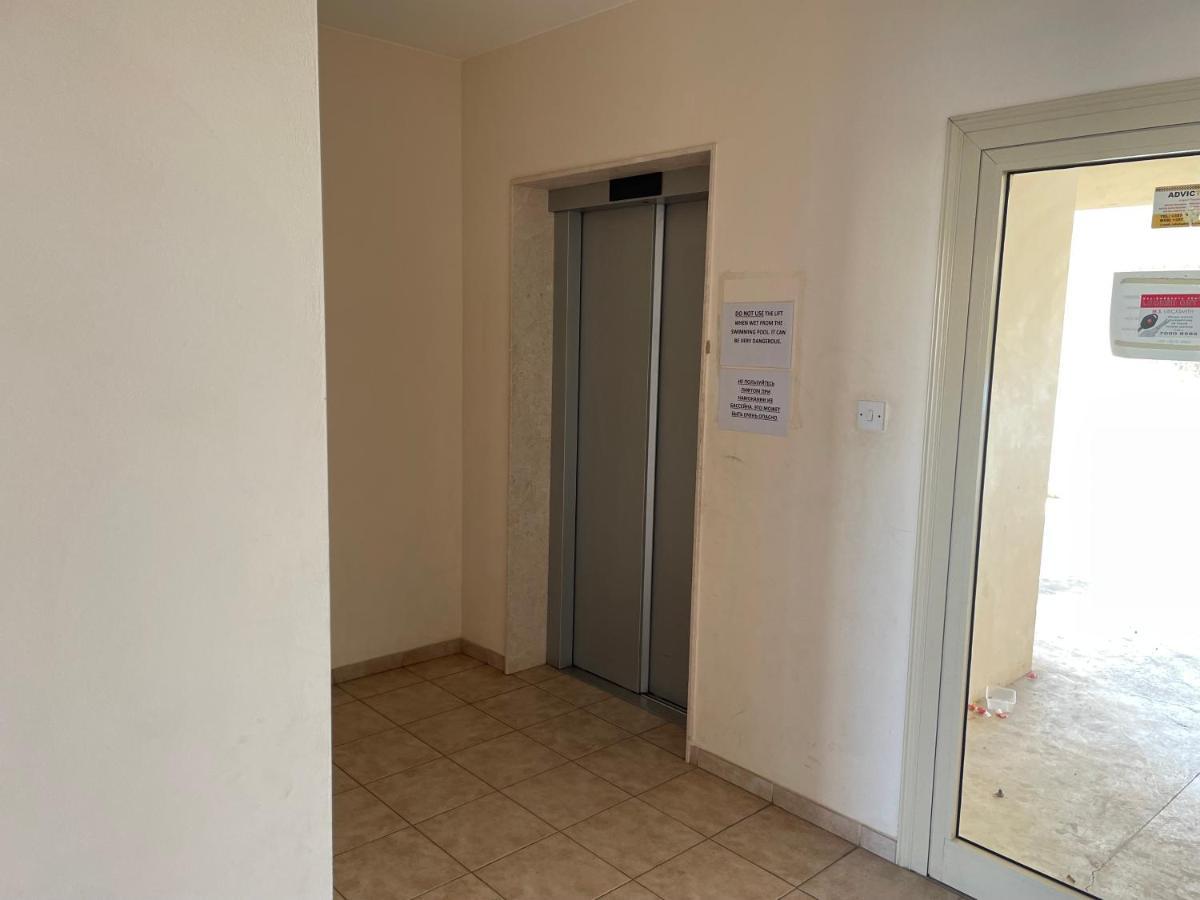 Kings Resort 1 Bedroom Apartment Пафос Екстериор снимка