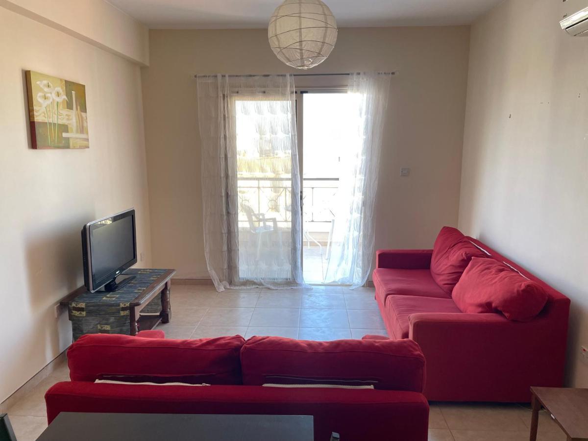 Kings Resort 1 Bedroom Apartment Пафос Екстериор снимка