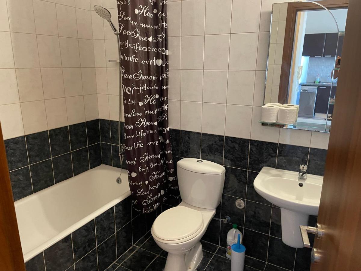 Kings Resort 1 Bedroom Apartment Пафос Екстериор снимка