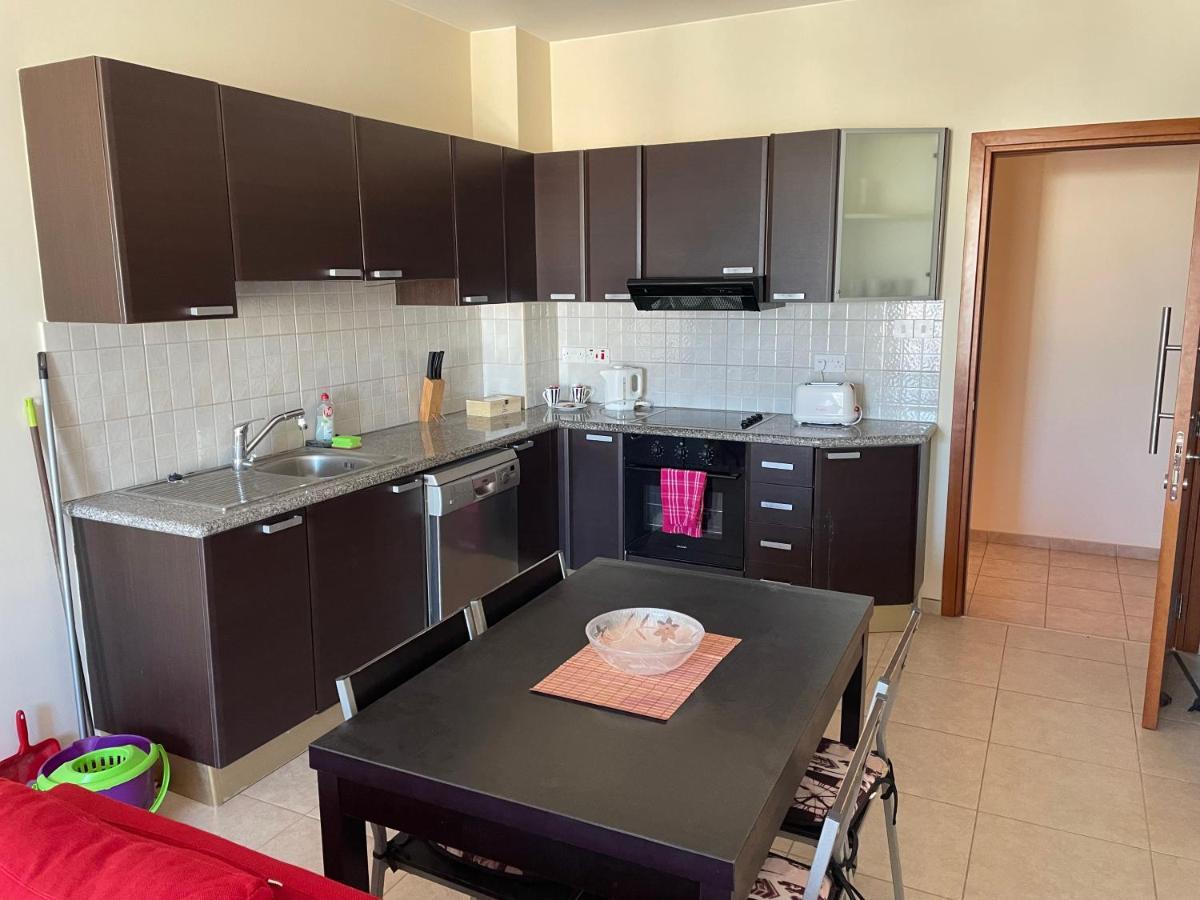 Kings Resort 1 Bedroom Apartment Пафос Екстериор снимка