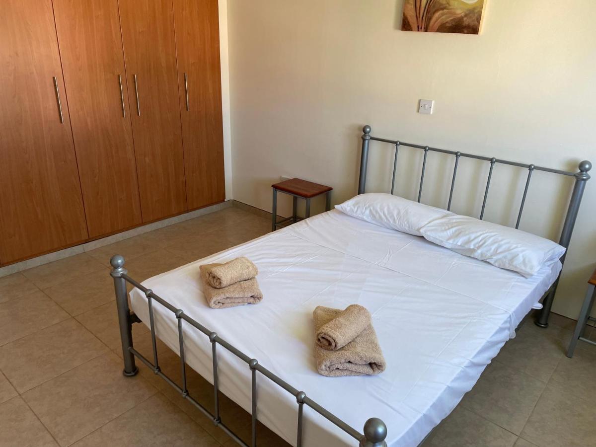 Kings Resort 1 Bedroom Apartment Пафос Екстериор снимка