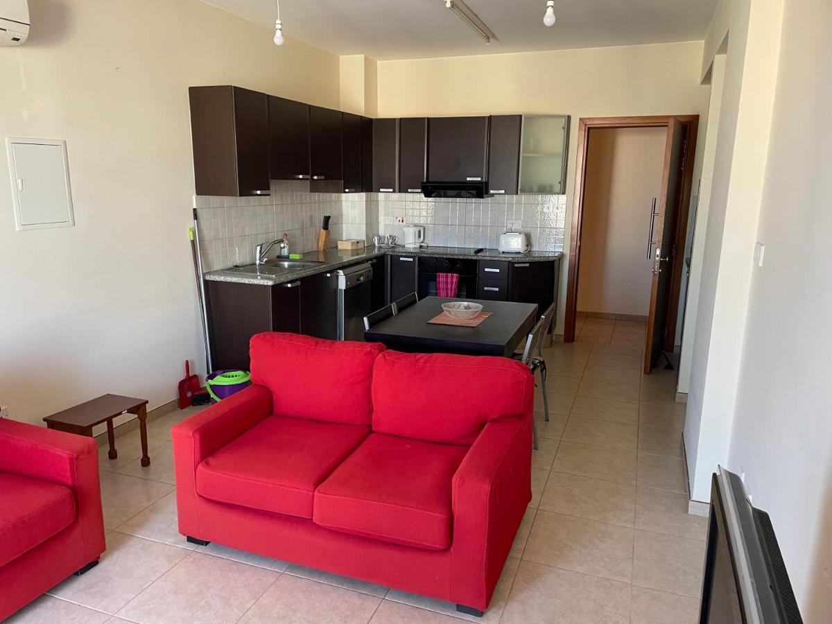 Kings Resort 1 Bedroom Apartment Пафос Екстериор снимка