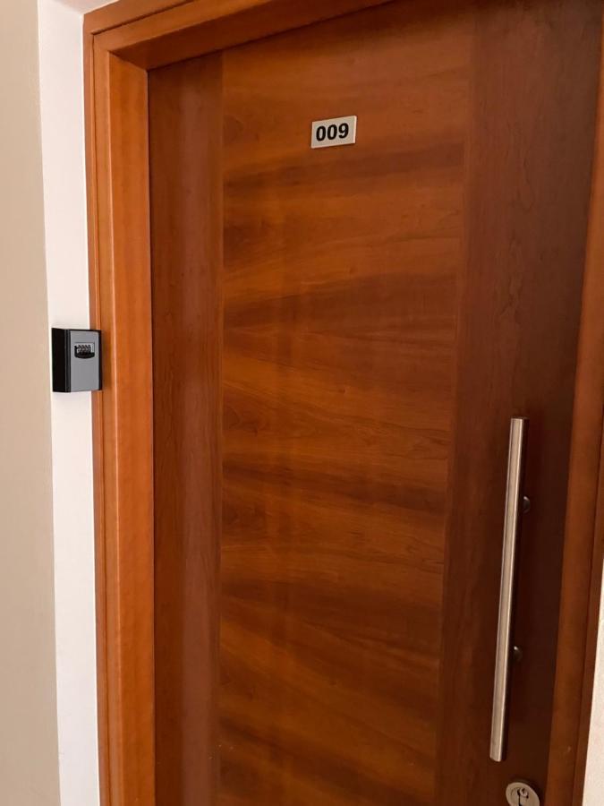 Kings Resort 1 Bedroom Apartment Пафос Екстериор снимка