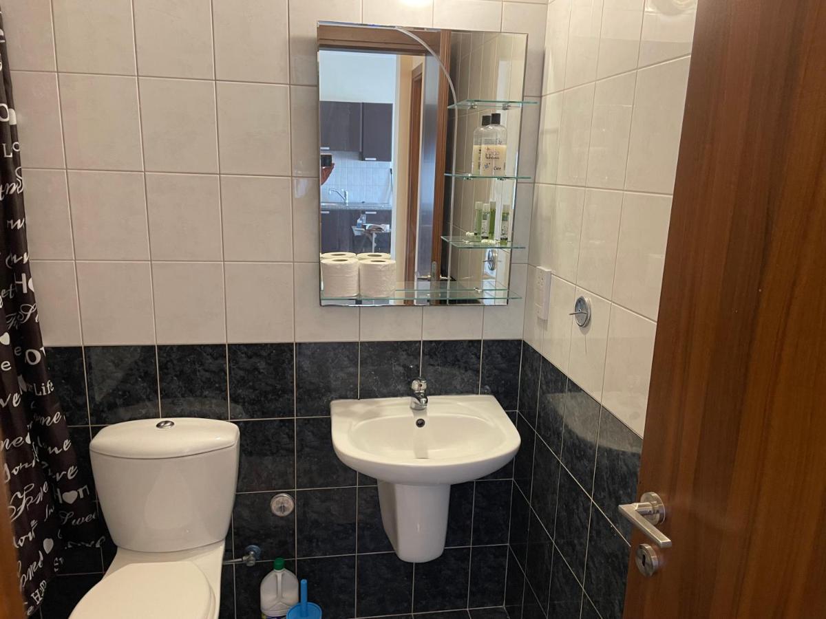Kings Resort 1 Bedroom Apartment Пафос Екстериор снимка